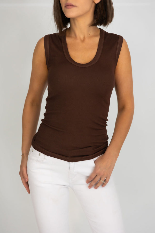 woman wearing brown tank top